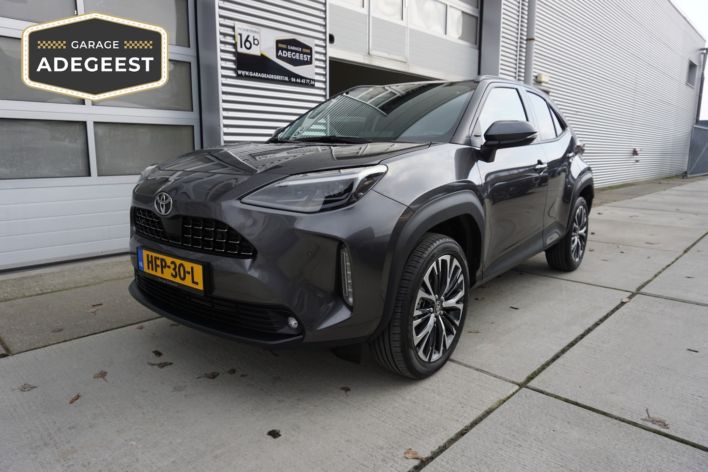 Toyota Yaris Cross - 1.5 Hybrid 130 Executive Navi|Carplay|PDC V+A|Stoel en stuur verw.|Dodehoek|Elektrische a. - AutoWereld.nl