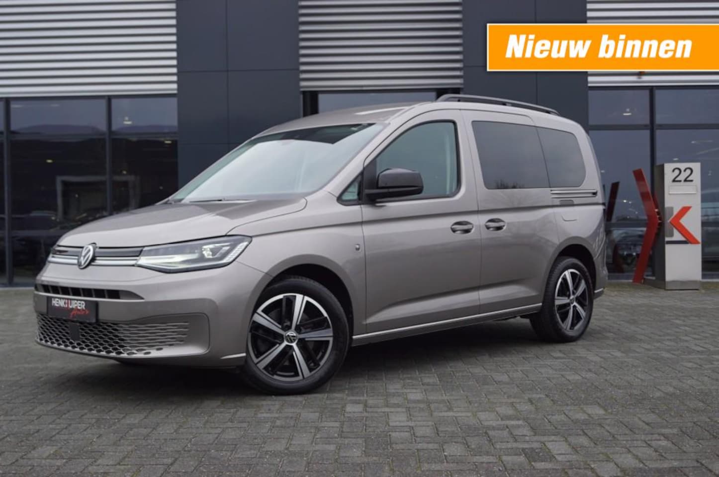 Volkswagen Caddy - 1.5 TSI DSG  LED / ACC / Camera / Navi /Trekhaak afnb./ PDC - AutoWereld.nl