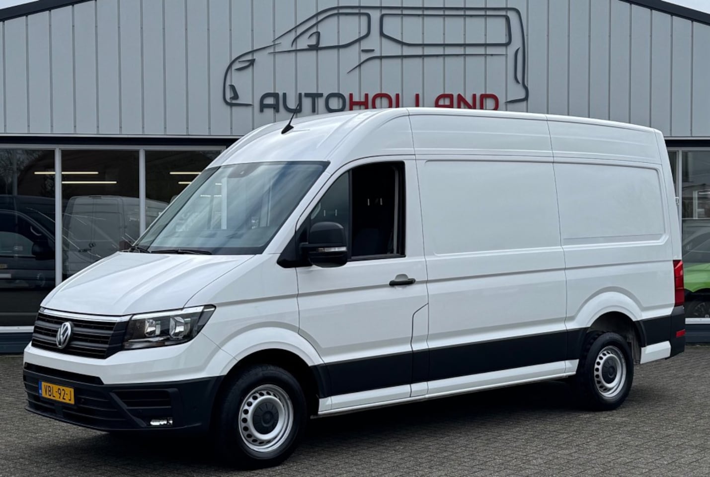 Volkswagen Crafter - 2.0 TDI 103KW 140PK L3H3 EURO 6 AIRCO/ NAVIGATIE/ CAMERA/ 100% D - AutoWereld.nl