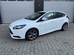 Ford Focus - 2.0 ST-2 / Origineel NL / 124305 km / Topstaat / Historie aanwez