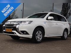 Mitsubishi Outlander - 2.4 PHEV PURE 4WD | ORIG. NL | CAMERA | CARPLAY | TREKHAAK | CRUISE | CLIMATE | STOELVERW.