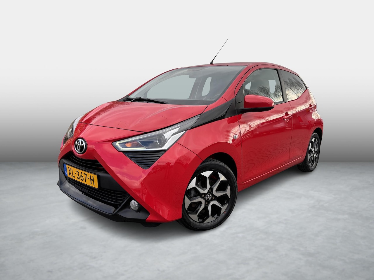 Toyota Aygo - 1.0 VVT-i x-joy 1.0 VVT-i x-joy - AutoWereld.nl