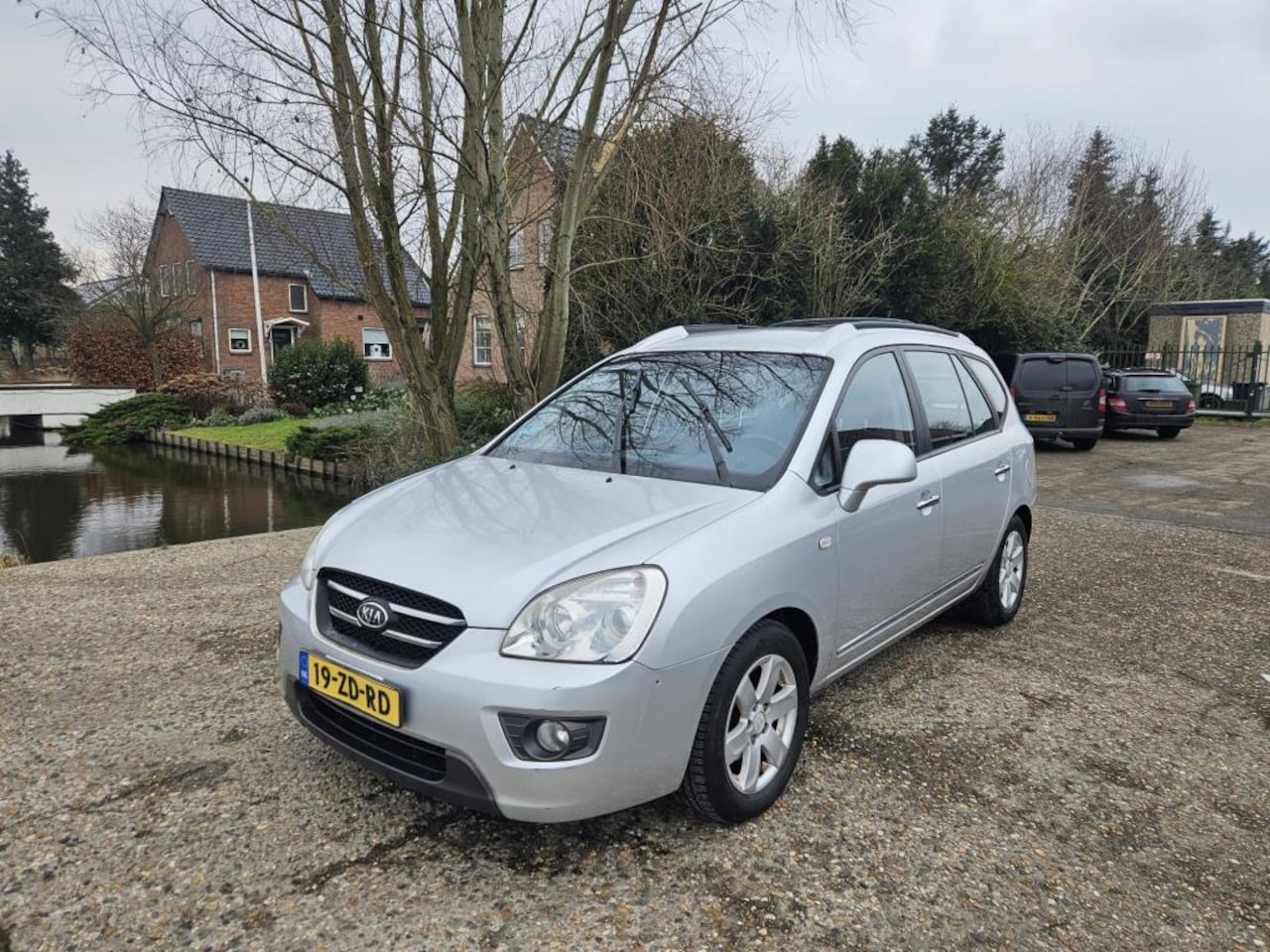 Kia Carens - 2.0 CVVT X-ecutive 7p. 2.0 CVVT X-ecutive 7 persoons - AutoWereld.nl