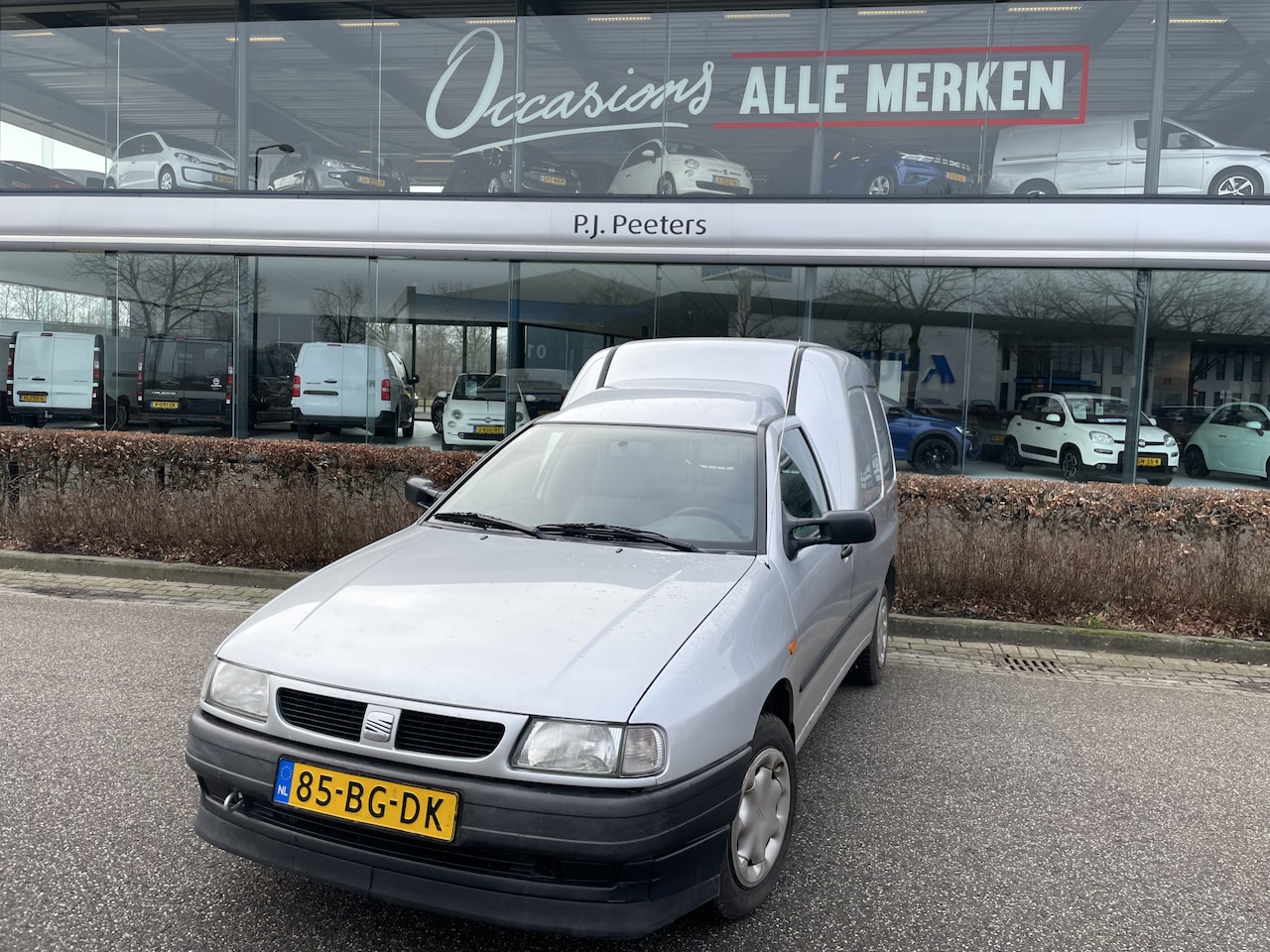 Seat Inca - 1.9 SDi Entry Radio-cd / Bestuurderstoel IHV / Trekhaak / A deuren met ramen / Tussenschot - AutoWereld.nl