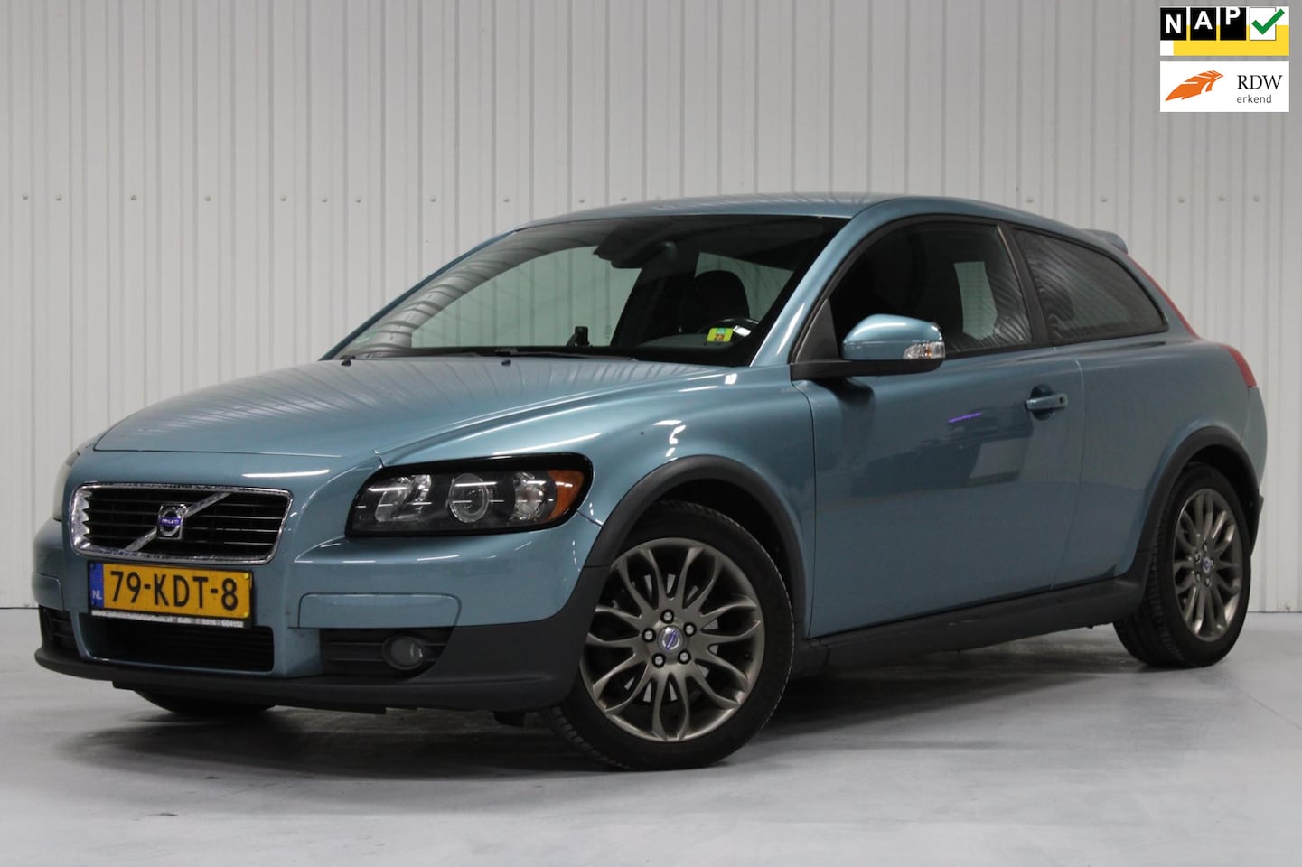 Volvo C30 - 2.4 D5 Momentum 2.4 D5 Momentum - AutoWereld.nl