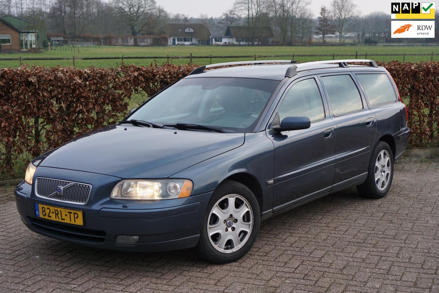 Volvo V70 - 2.4 Momentum|Clima|PDC|NAP|Youngtimer|RIJDT GOED - AutoWereld.nl