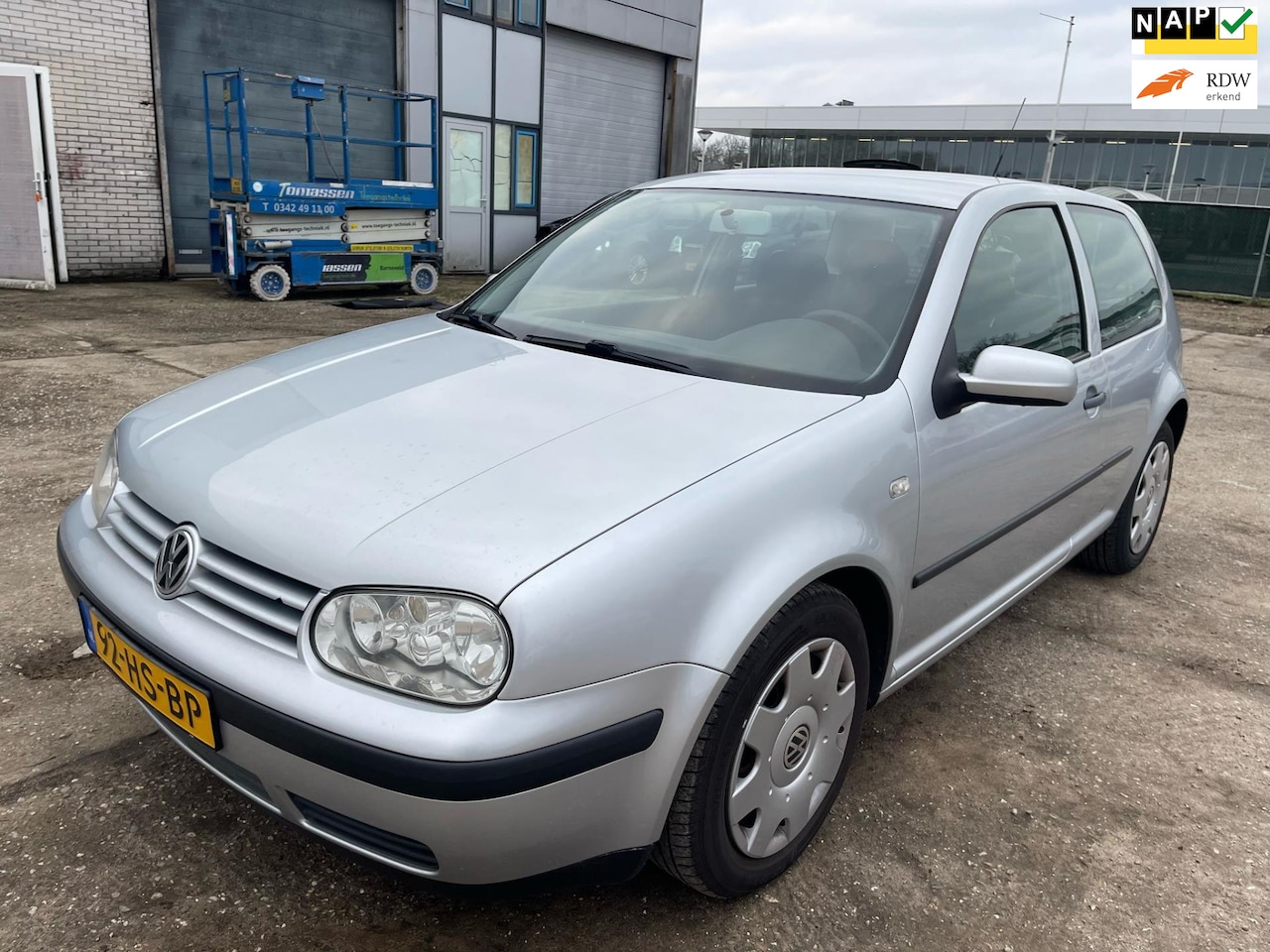 Volkswagen Golf - 1.6-16V Trendline AIRCO/cruise - AutoWereld.nl