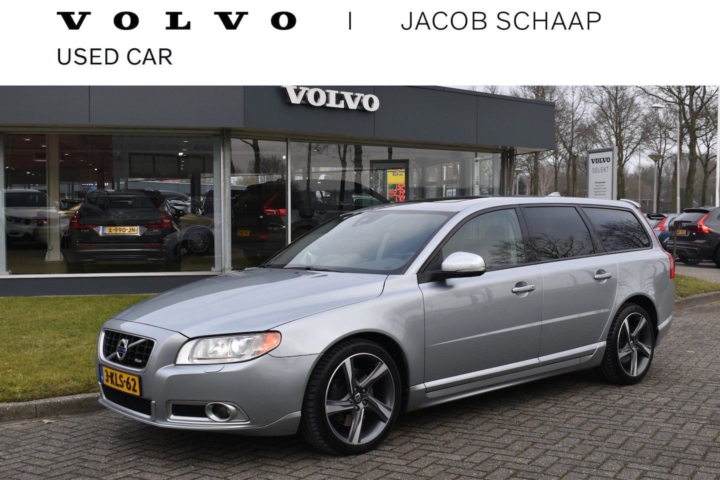 Volvo V70 - D4 163PK R-Edition | Plus Line pack | Xenon | Lederen bekleding | Trekhaak | Stoelverwarmi - AutoWereld.nl