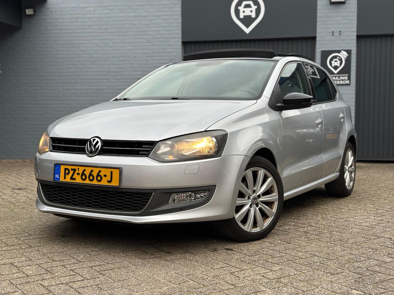 Volkswagen Polo - 1.2 TSI Highline | Pano | Ketting verv. - AutoWereld.nl