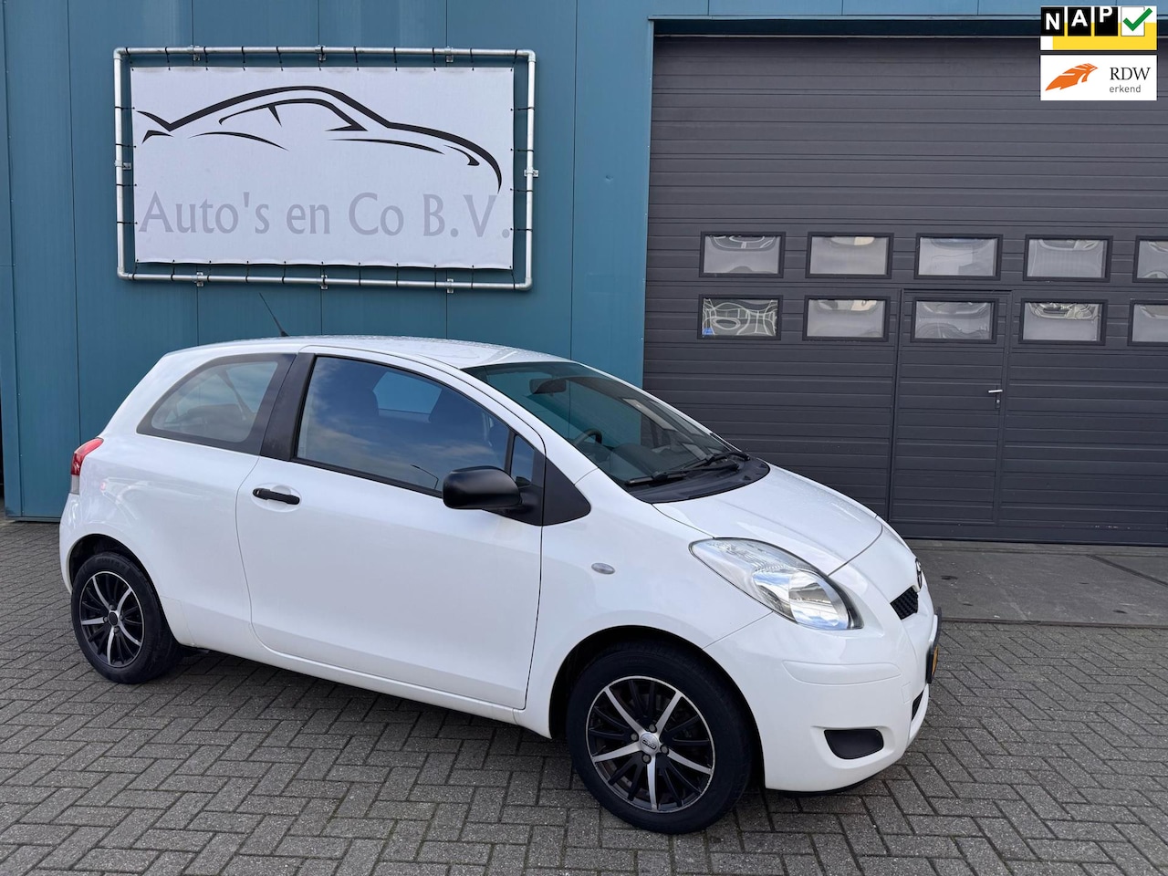 Toyota Yaris - 1.3 VVTi Comfort Airco Facelift 6-vers Lm velgen Zeer nette staat. Apk 01-2026 - AutoWereld.nl