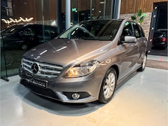 Mercedes-Benz B-klasse - 180 Ambition Aut. Trekh. stoelverw