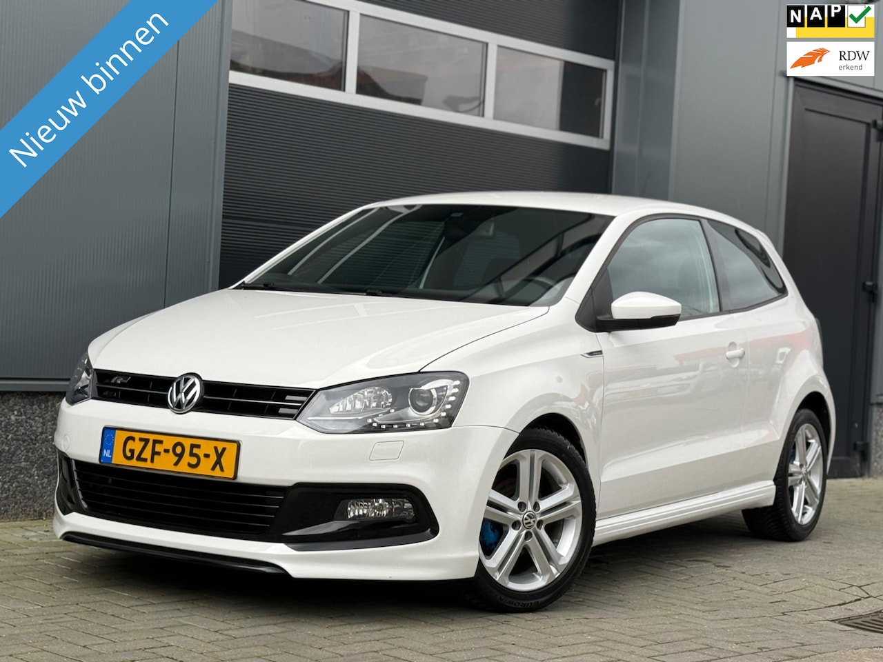 Volkswagen Polo - 1.4-16V 86PK R-line | CarPlay| Nette auto!! - AutoWereld.nl