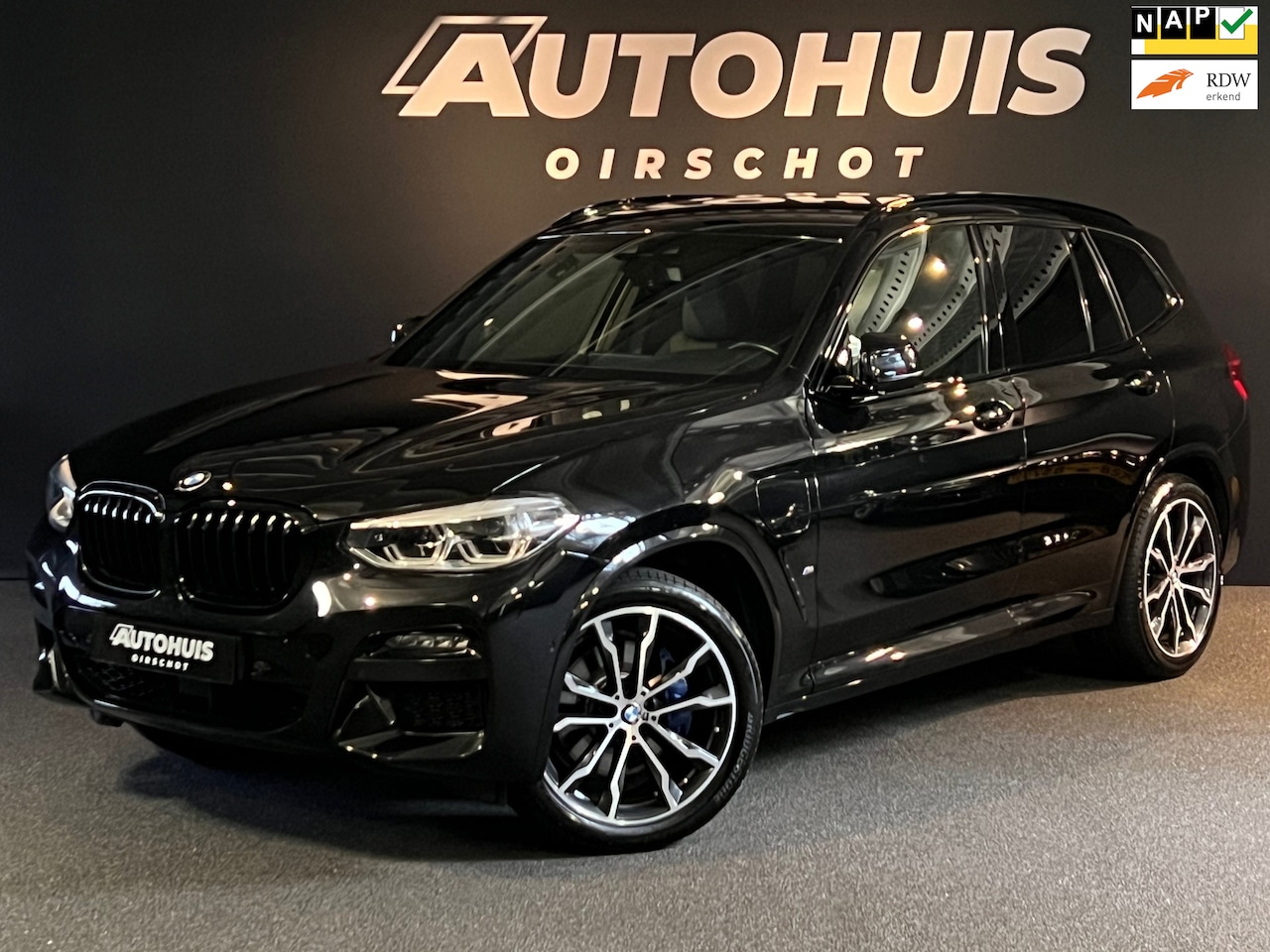 BMW X3 - XDrive30e High Executive Edition M Memory stoelen/ 20"/ ACC/ Camera/ Trekhaak/ Headup/ Per - AutoWereld.nl