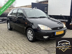 Ford Focus - 1.6-16V Ghia trekhaak, leer, airco lmvelgen, apk