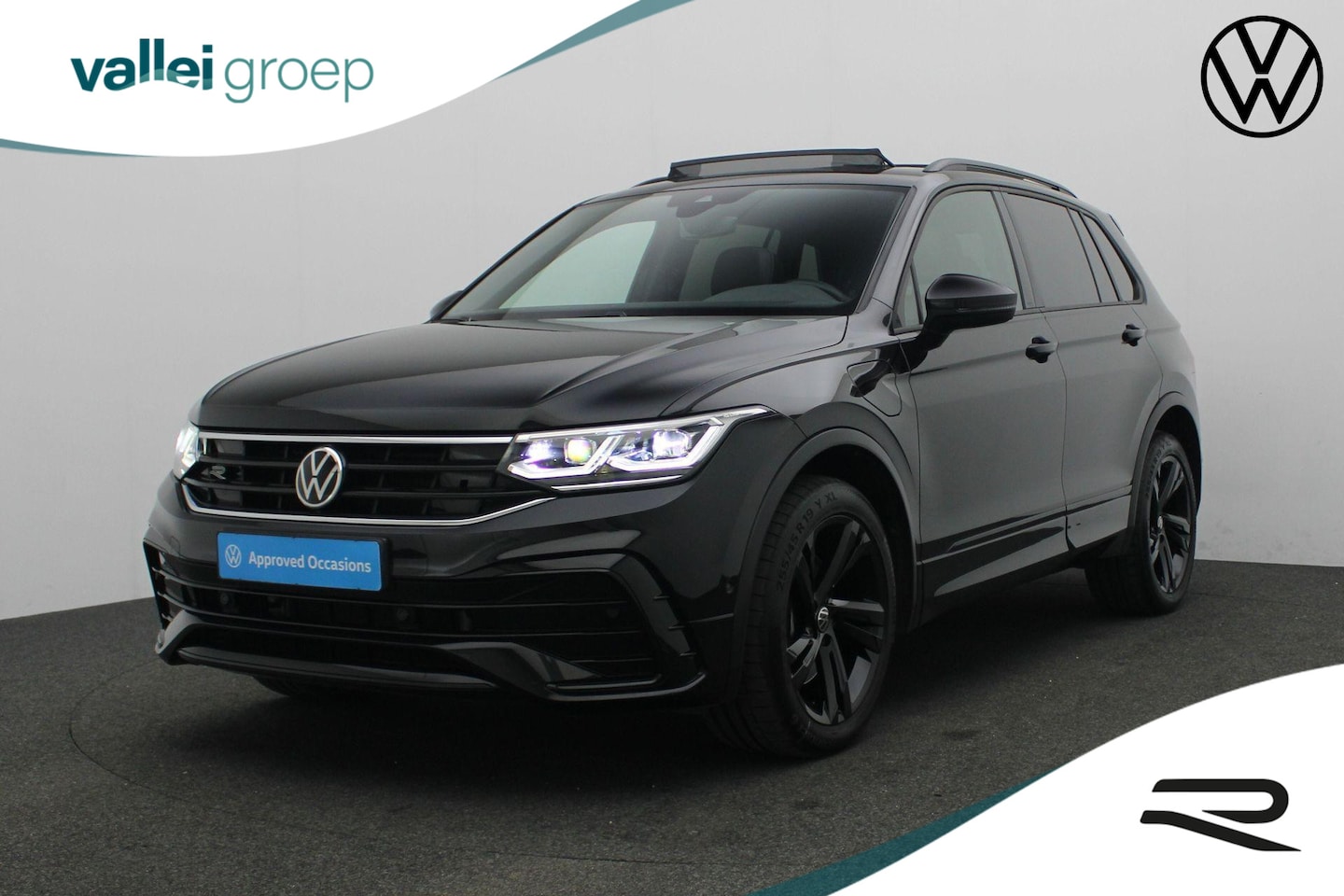 Volkswagen Tiguan - 1.4 TSI 245PK DSG eHybrid R-Line Business+ | Black Style | Panoramadak | Achteruitrijcamer - AutoWereld.nl