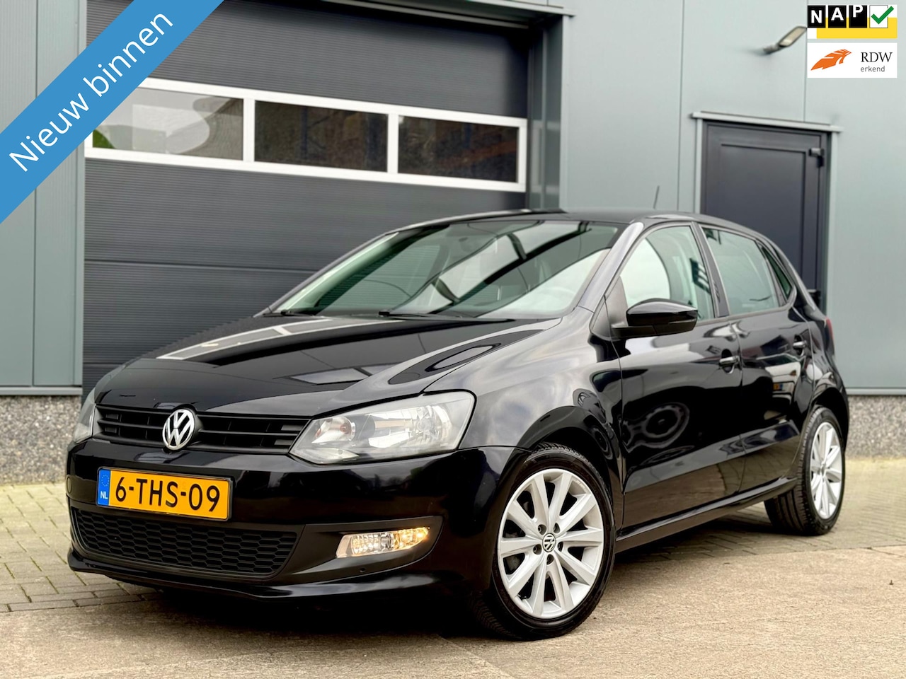 Volkswagen Polo - 1.2 Comfort Airco|CarPlay|LM Velgen! - AutoWereld.nl