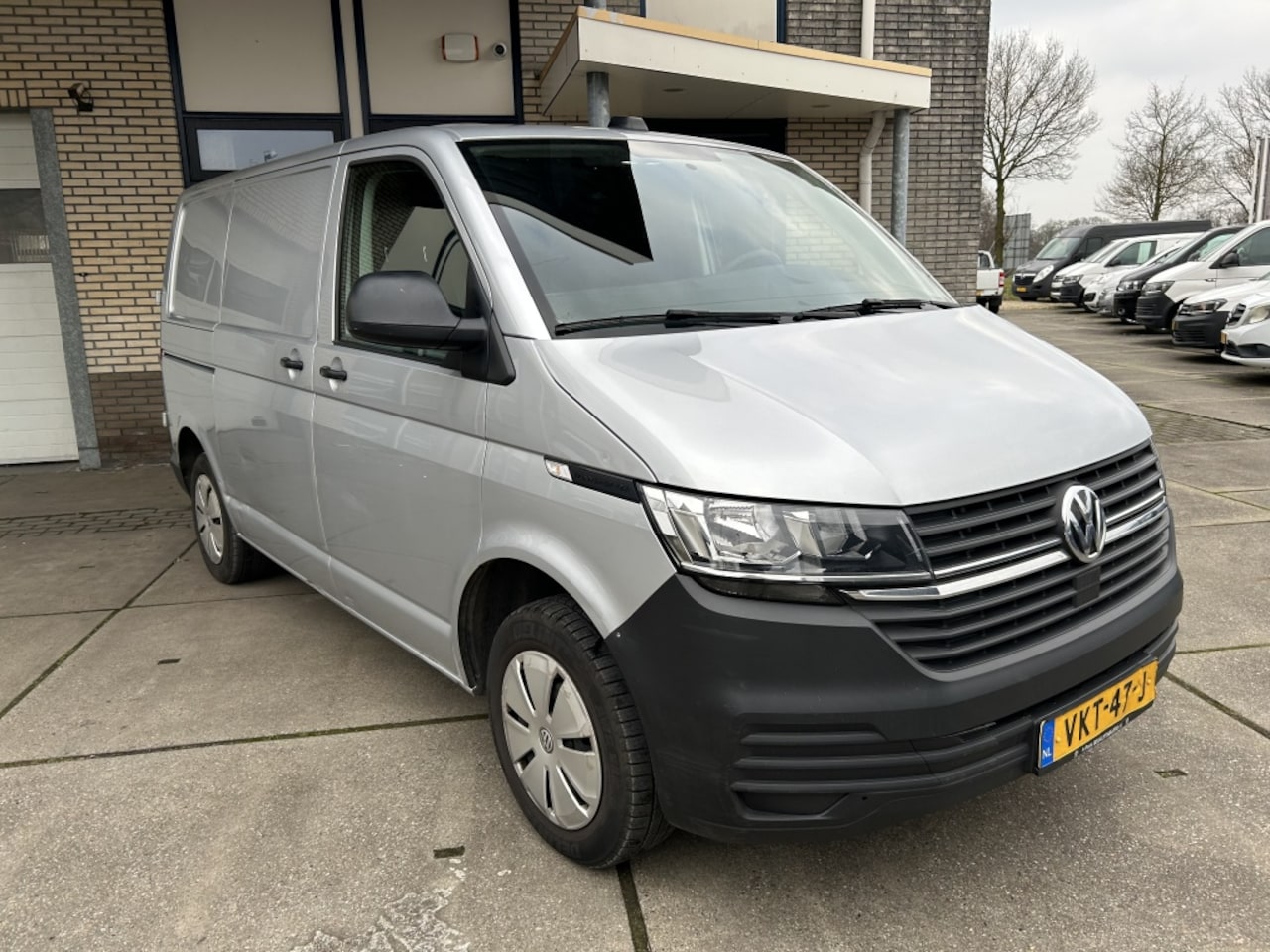 Volkswagen Transporter - 2.0 TDI BJ 2021 MET SCHADE - AutoWereld.nl