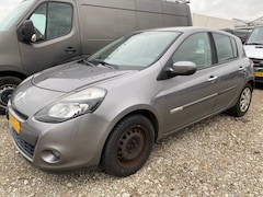 Renault Clio - 2011 * 1.5 dCi Collection * MOTOR DEFECT