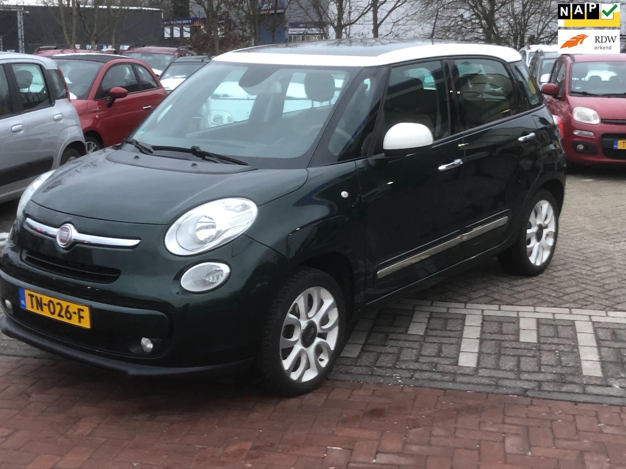 Fiat 500 L - 1.4-16V Lounge TREKHAAK/L.M./ZONNEDAK/LUXE UITVOERING - AutoWereld.nl