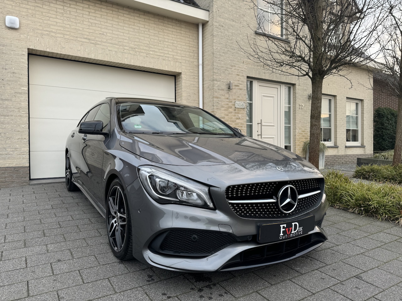 Mercedes-Benz CLA-klasse Shooting Brake - 180 AMG Aut Panoramadak Nightpakket Navi SportLeder Led Camera 18" Pdc DealerOnderhouden - AutoWereld.nl