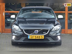 Volvo V40 - T4 R-Design | 180PK | Telefoonvoorbereiding| Automaat | Parkeersensoren | Navigatie |