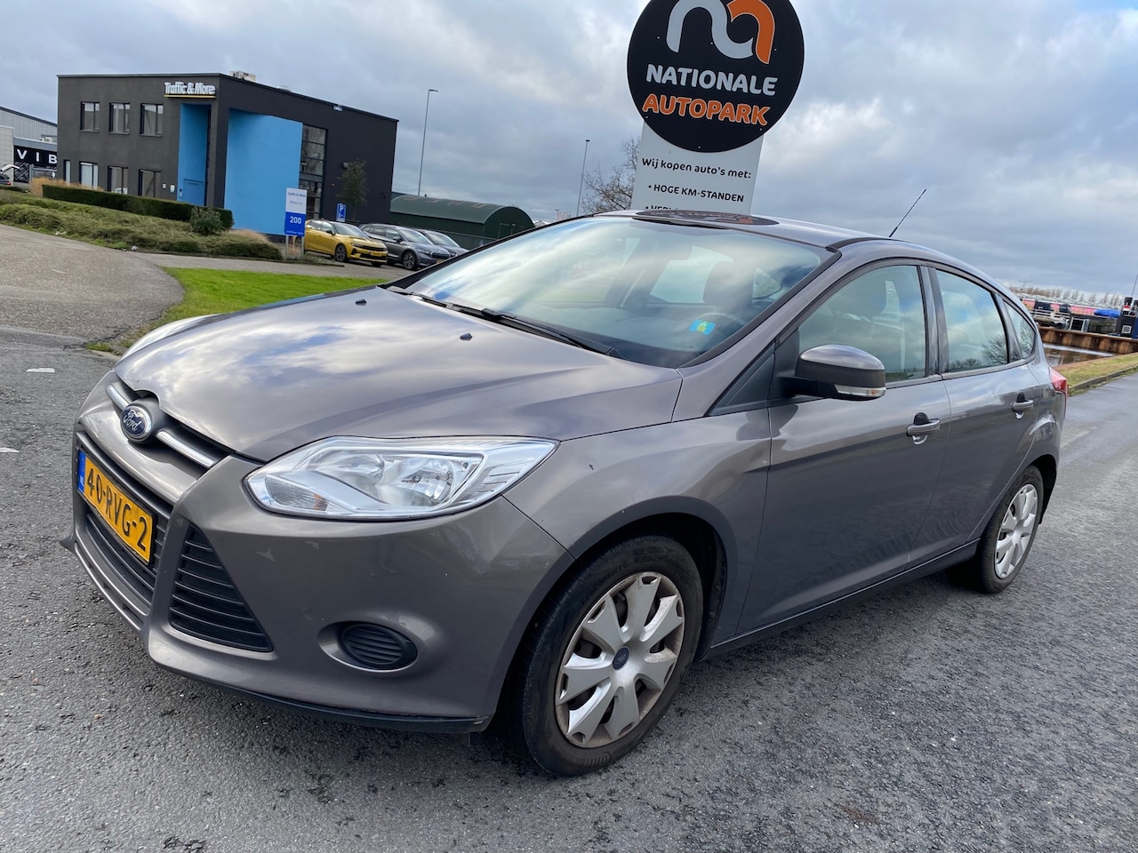 Ford Focus - 2011 * 1.6 TI-VCT Trend * APK * AIRCO * HATCHBACK - AutoWereld.nl