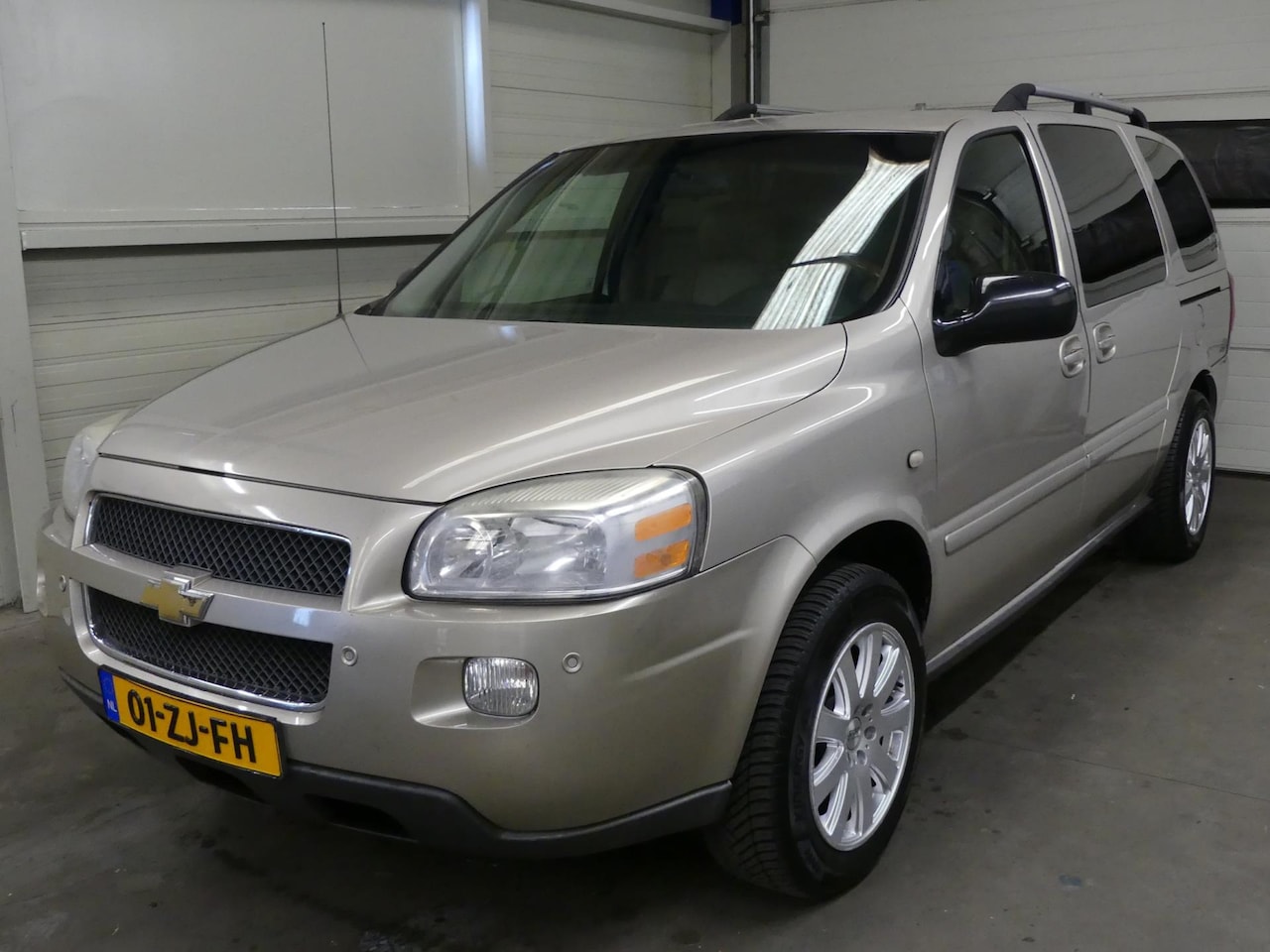 Chevrolet Uplander - 3.8 V6 - Automaat - Leer - 7 persoons - Trekhaak - AutoWereld.nl