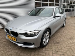 BMW 3-serie - 320i High Executive