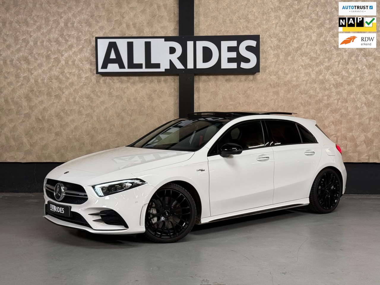 Mercedes-Benz A-klasse - AMG 35 4MATIC Edition 1 | pano | Memory | Multibeam | 360 camera | Keyless | Sfeerverlicht - AutoWereld.nl