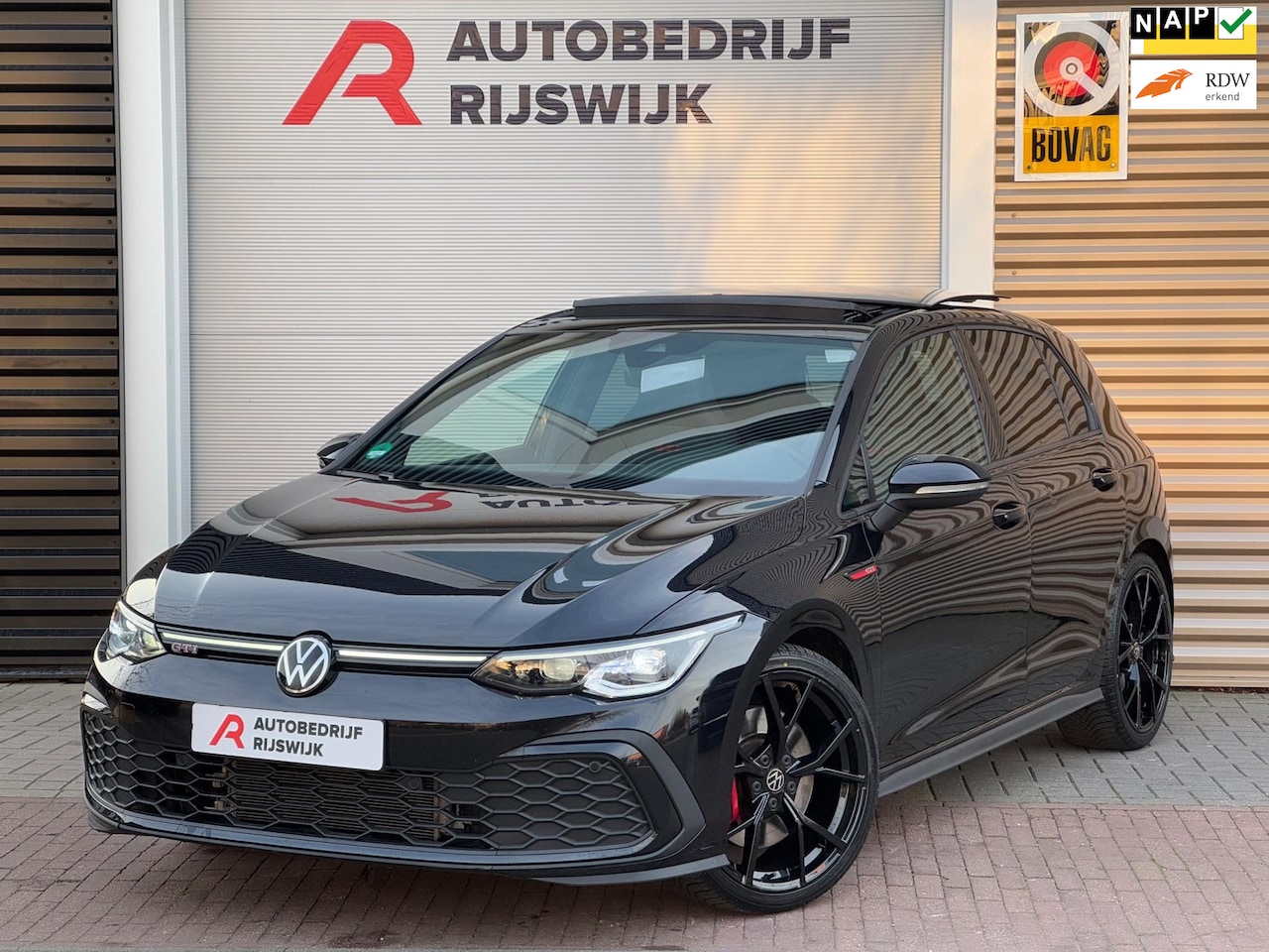 Volkswagen Golf - 2.0 TSI GTI Pano/Matrix/H&K/Blindspot - AutoWereld.nl