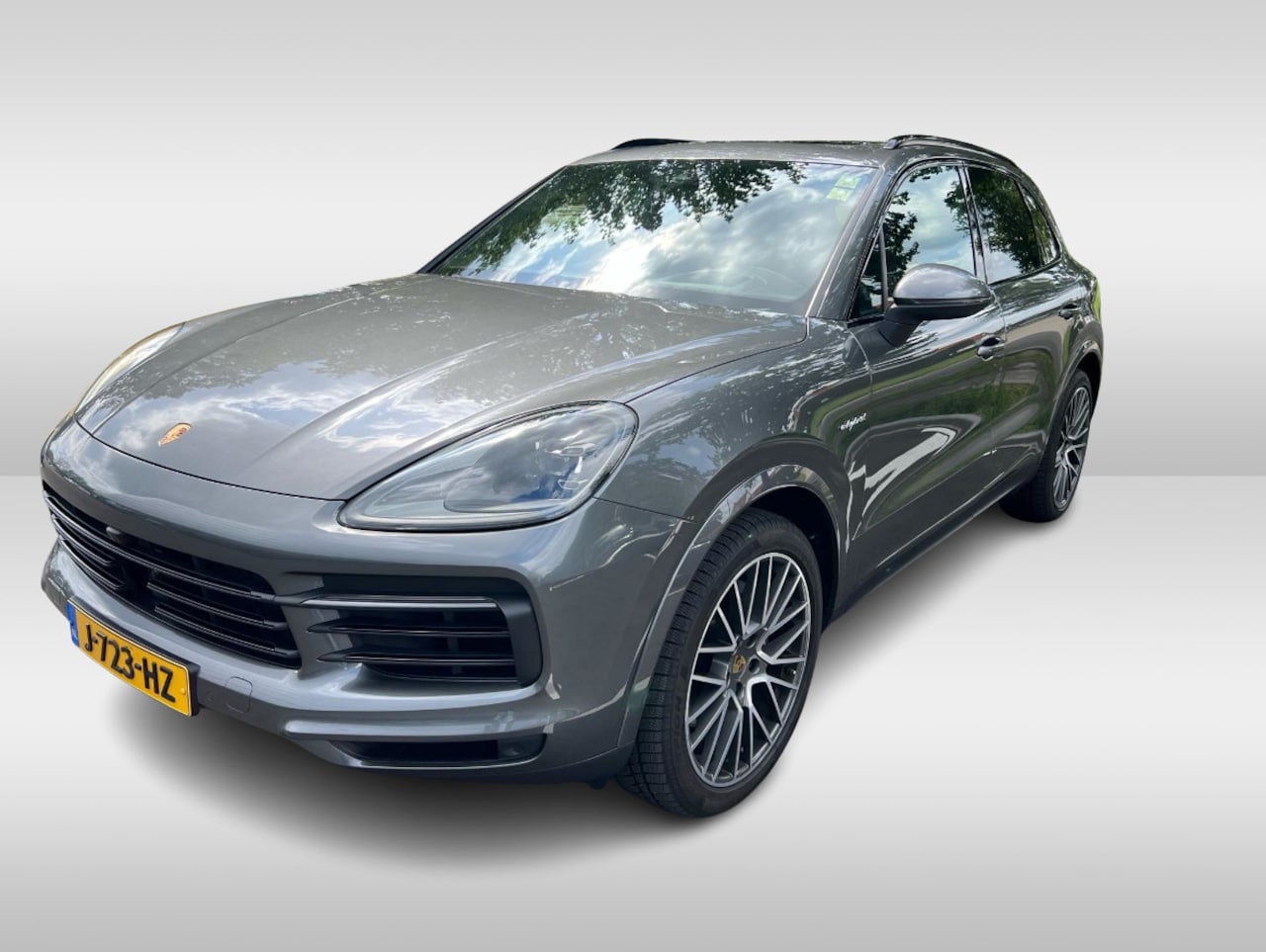 Porsche Cayenne - 3.0 E-Hybrid / Trekhaak / Panoramadak / 360Camera / Head-up / 21'' / Keyless / Bose / Spor - AutoWereld.nl