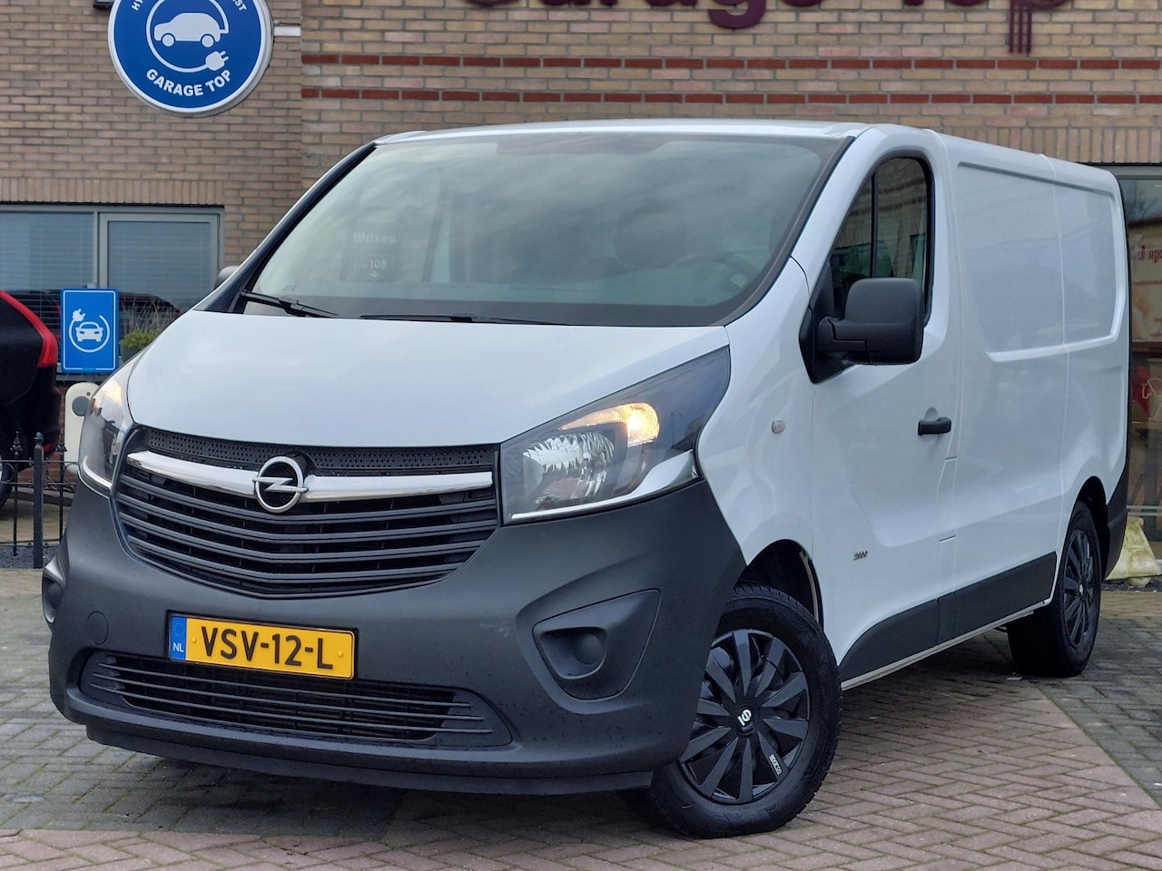 Opel Vivaro - 1.6 CDTI L1H1 | Trekhaak | Leer | PDC | Stoelverwarming - AutoWereld.nl