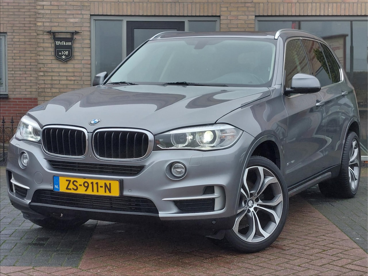 BMW X5 - sDrive35i High Executive 7p. | Pano | HUD | Leder | Camera - AutoWereld.nl