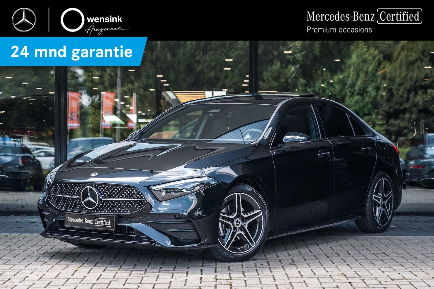 Mercedes-Benz A-klasse - A 180 Limousine AMG Line | Panoramadak | Keyless go | Sfeerverlichting | Stoelverwarming | - AutoWereld.nl