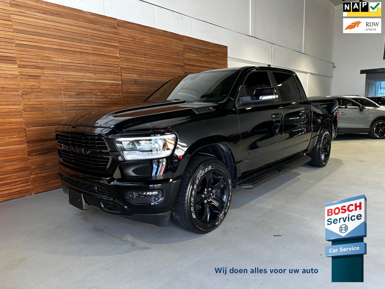 Dodge Ram 1500 - 5.7 V8 4x4 Crew Cab Sport | Full BLACK | Camera | ALPINE | Soft Cover | Apple Carplay | Cr - AutoWereld.nl