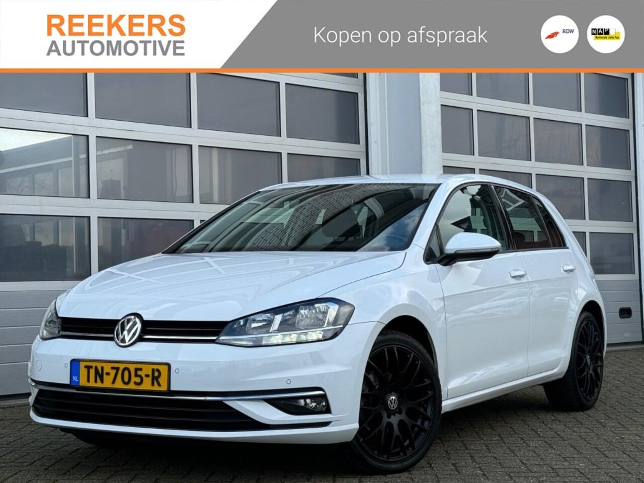 Volkswagen Golf - 1.0 TSI 11PK COMF. Navi DAB ACC Trekhaak - AutoWereld.nl