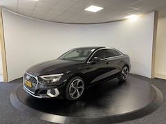 Audi A3 - 30 TFSI ambient light S-tronic Carplay Lane assist