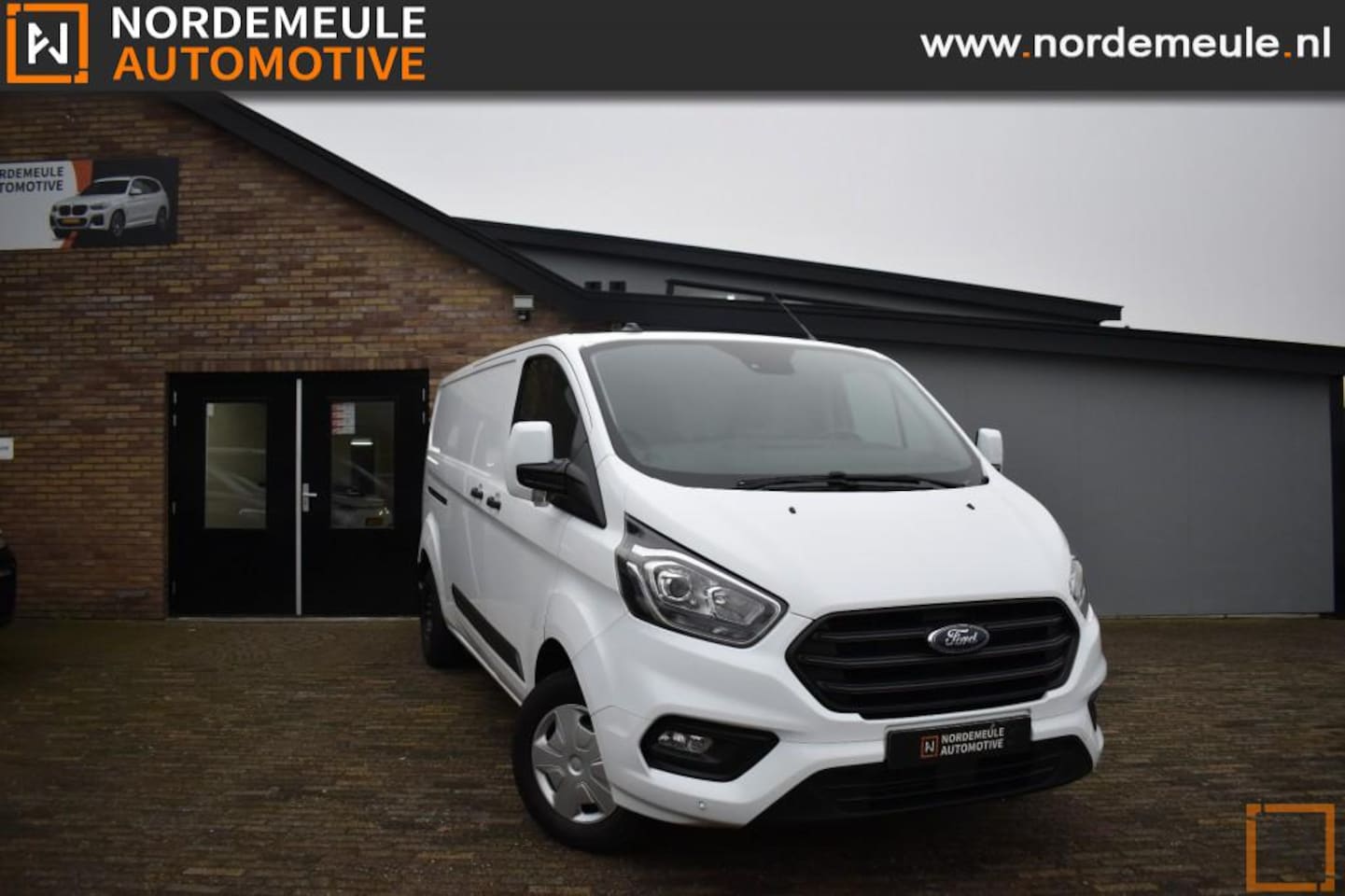 Ford Transit Custom - 300 2.0 TDCI L2H1 TR, Clima, Cruise, Trekhaak - AutoWereld.nl