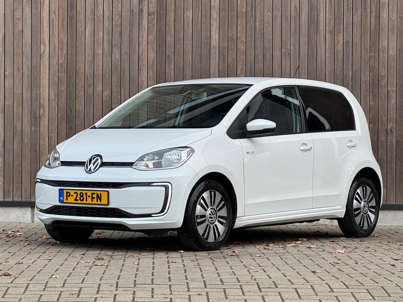 Volkswagen e-Up! - E-up! |Cruise|Camera|DAB+| - AutoWereld.nl