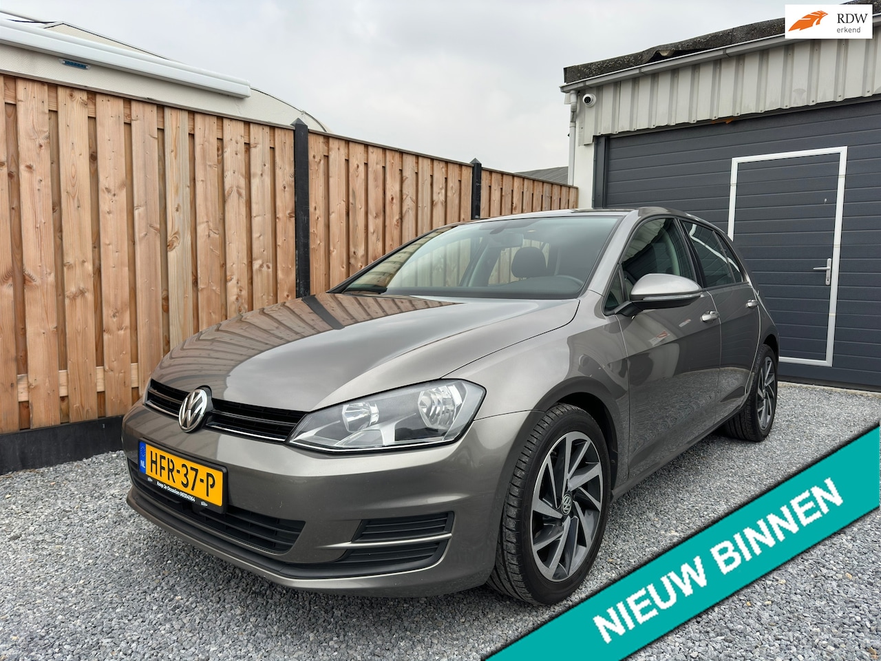 Volkswagen Golf - 1.2 TSI Highline Car Pass | ACC | Nieuwe APK - AutoWereld.nl