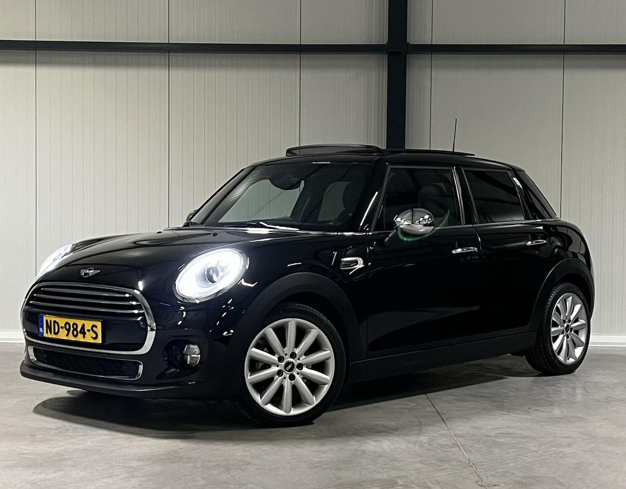 MINI Cooper - 1.5 136PK Automaat Pano Leer Harman/kardon NAP - AutoWereld.nl