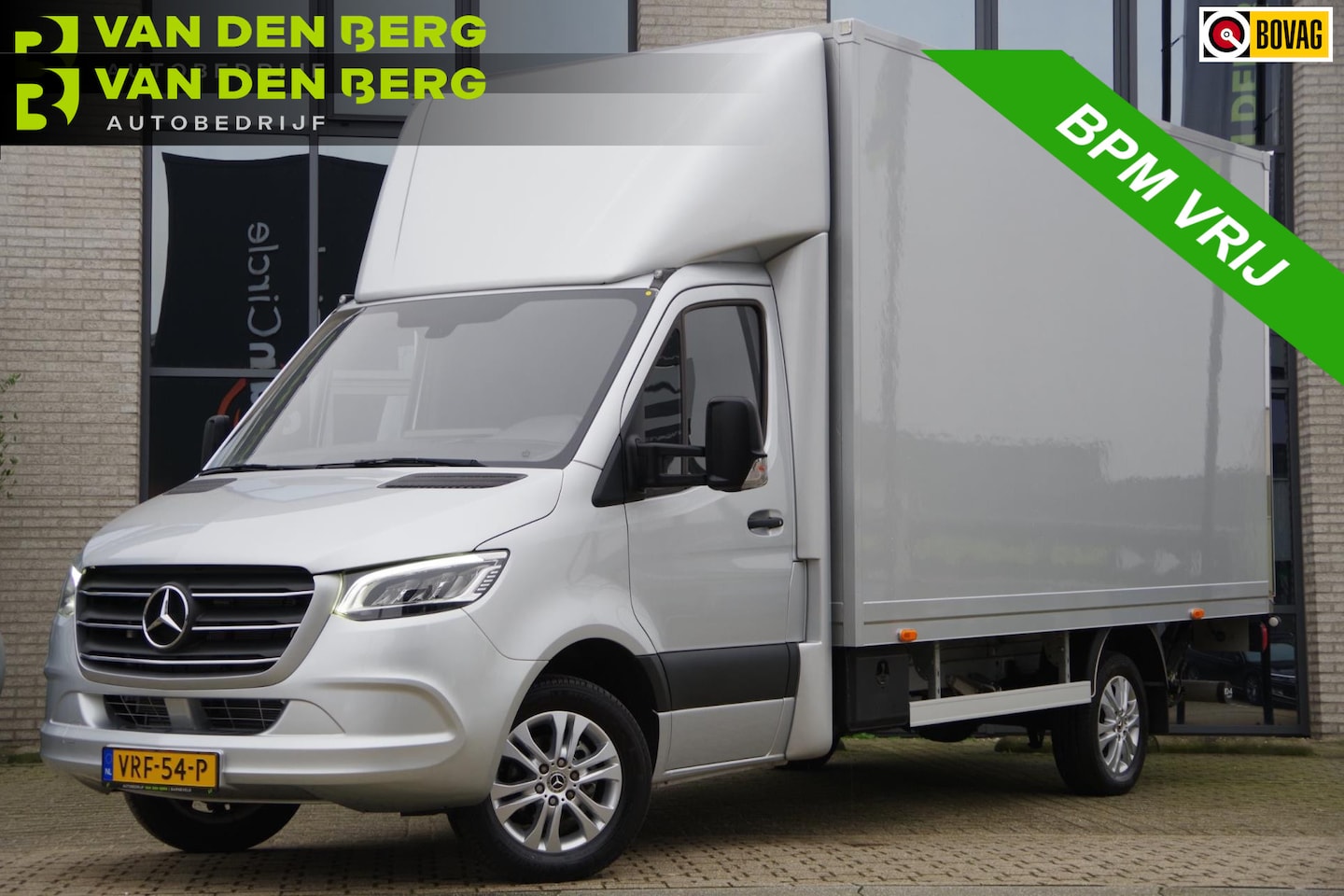 Mercedes-Benz Sprinter - 319 3.0 CDI V6 AUT. BAKWAGEN/LAADKLEP/ZIJDEUR, LED, CRUISE, CLIMA, DAB, NAVI BY APPLE CARP - AutoWereld.nl