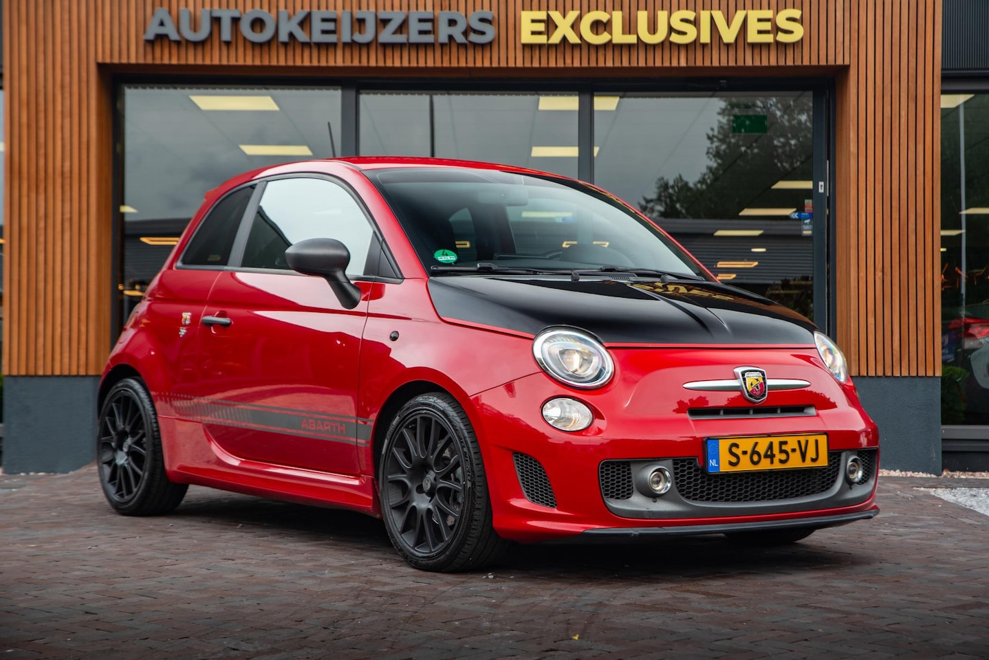 Fiat 500 Abarth - 1.4 T-Jet Competizione 595 Groot Navi Downpipe - AutoWereld.nl