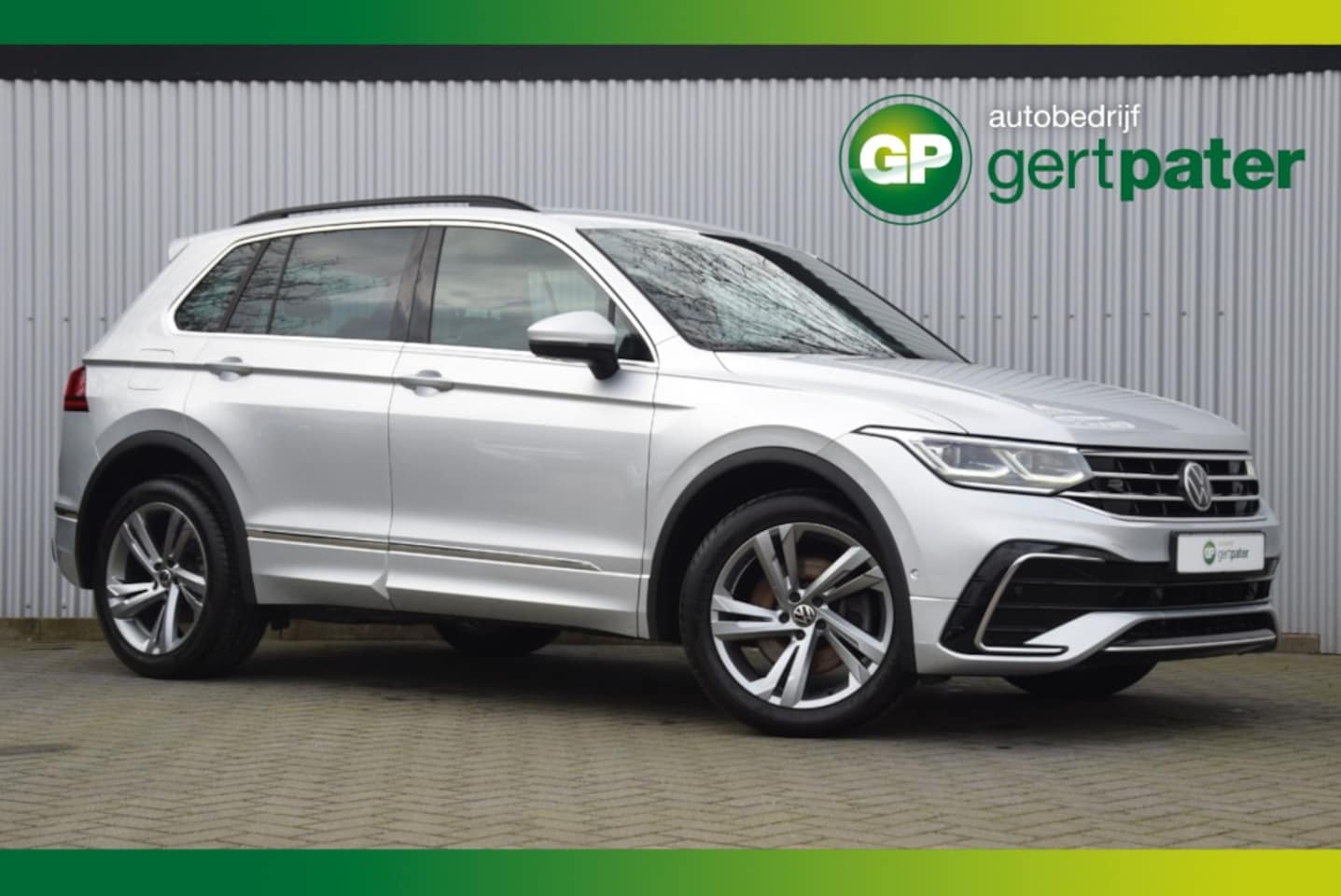 Volkswagen Tiguan - 1.4TSI eHybrid 245PK R-Line Matrix/ParkAssist/TravelAssist - AutoWereld.nl