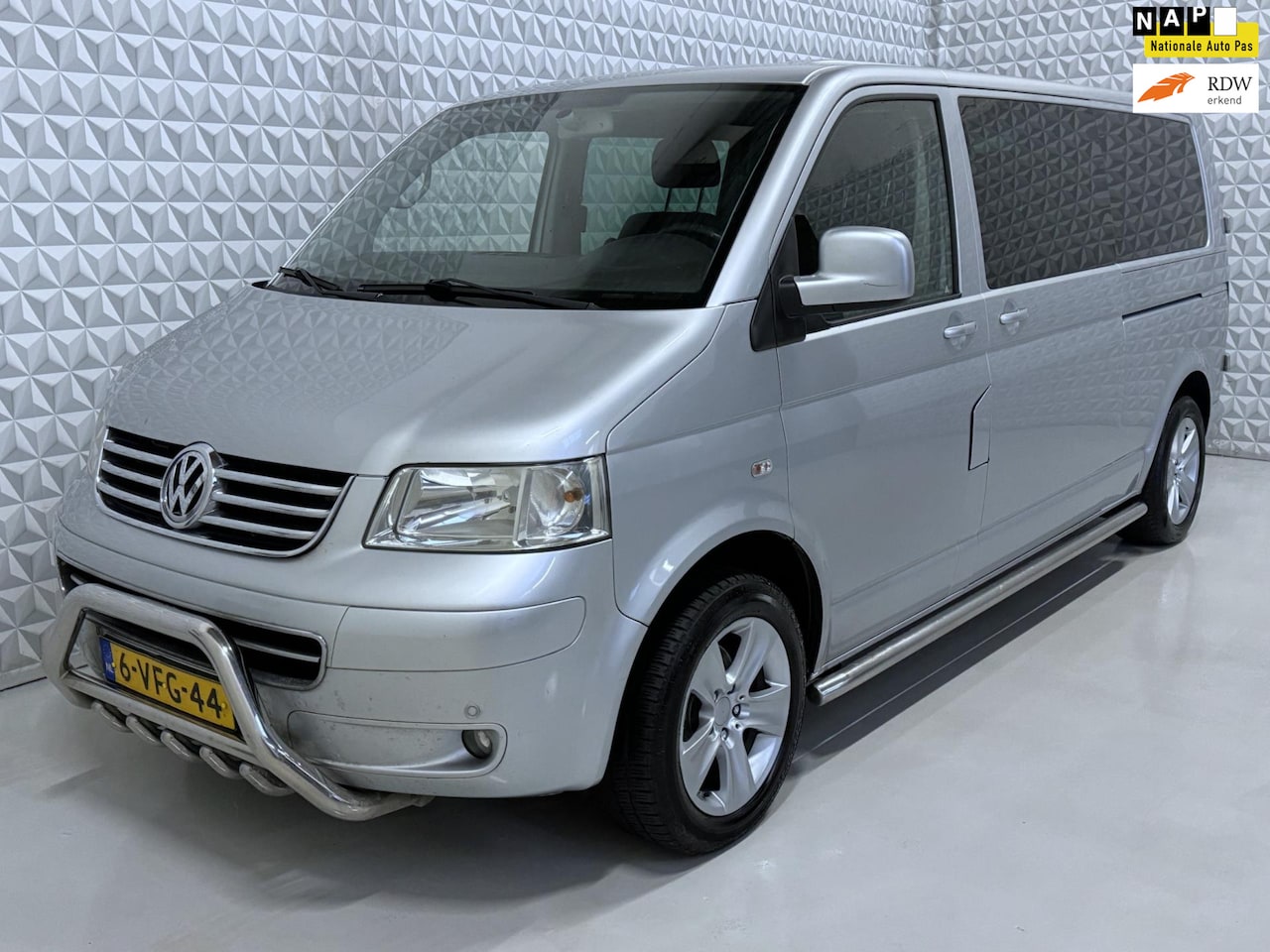 Volkswagen Transporter - 2.5 TDI Dubbel cabine AUTOMAAT (2009) - AutoWereld.nl