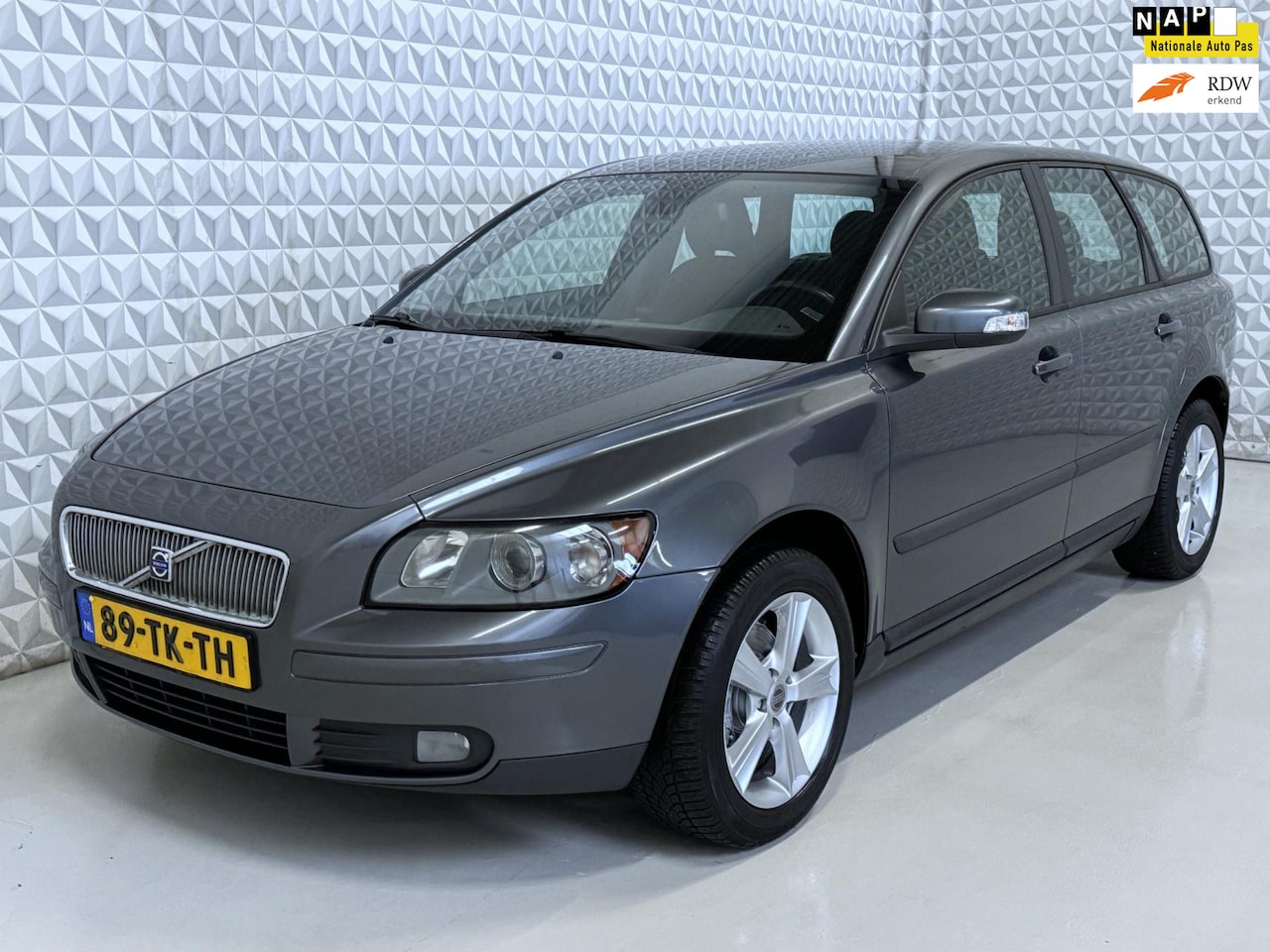 Volvo V50 - 1.6D Edition Airco Cruise Trekhaak (2006) - AutoWereld.nl