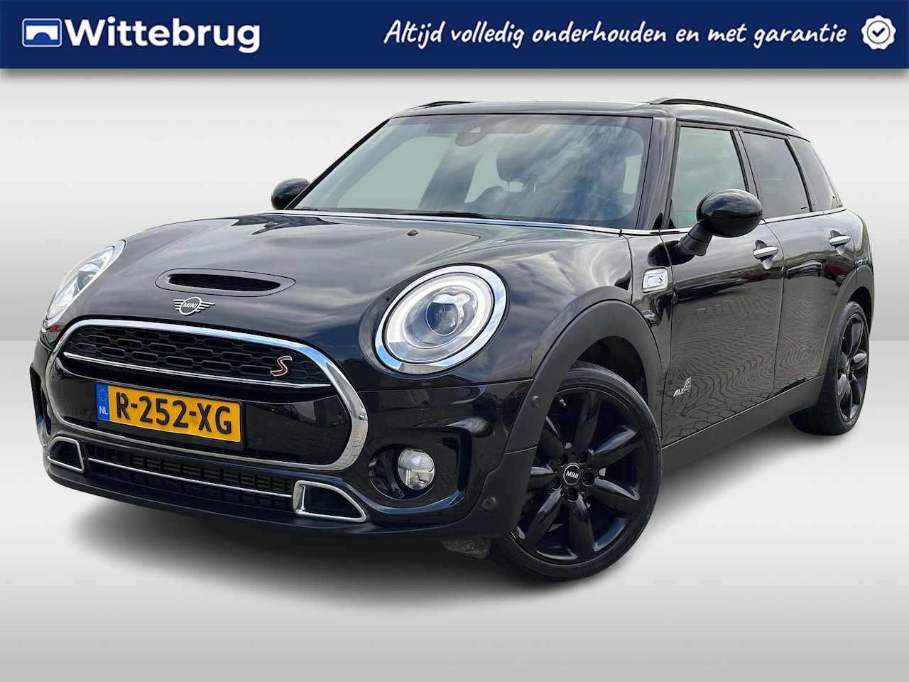 MINI Clubman - Mini 2.0 Cooper S ALL4 Chili Serious Business / Navigatie / Stoelverwarming / Harman Kardo - AutoWereld.nl