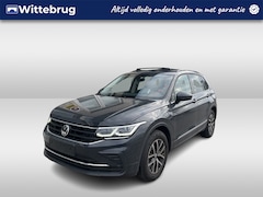 Volkswagen Tiguan - 1.4 TSI eHybrid Life / AUTOMAAT/ PANO/ TREKHAAK/ 360 CAMERA/ PARK. SENSOREN/ HEAD-UP DISPL