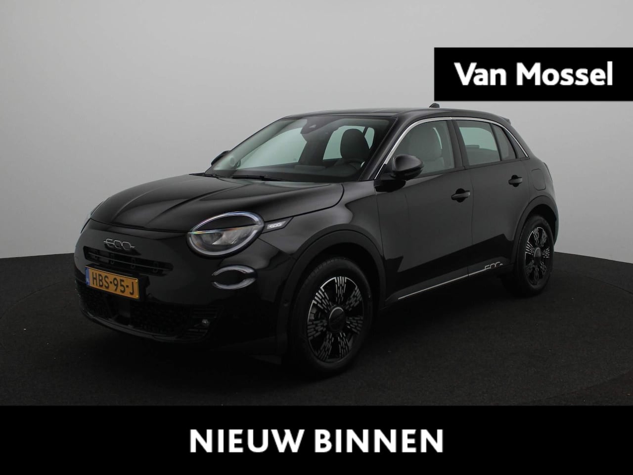 Fiat 600e - Urban 54 kWh 7.4 1- fase | Lichtmetalen velgen | Style Pack | - AutoWereld.nl