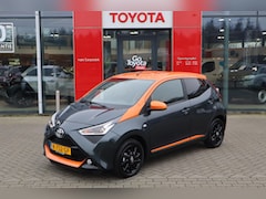 Toyota Aygo X - X-JBL AUTOMAAT 5-DEURS CLIMA JBL-AUDIO 15"LMV-ZWART CAMERA PRIVACY-GLASS LED NL-AUTO